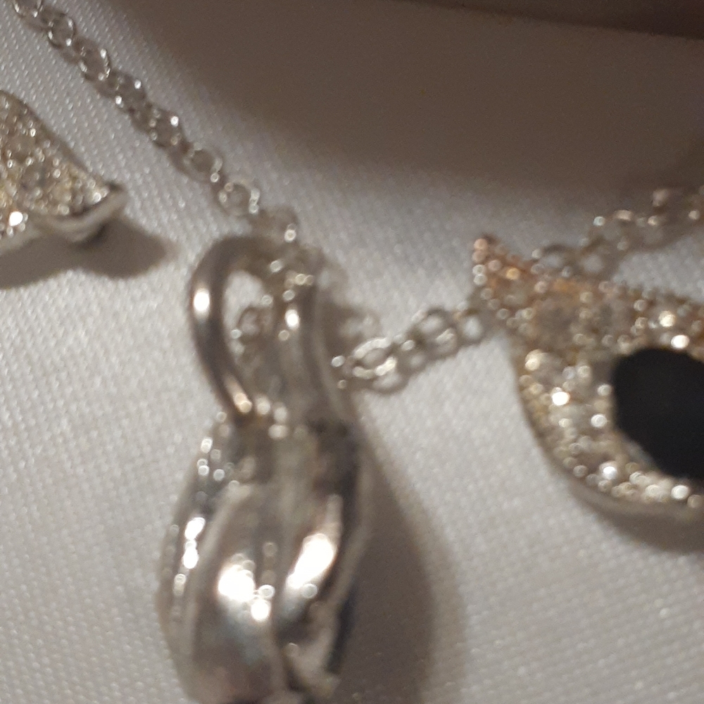 Matching Necklace & Earring Set - Picture 3 of 3
